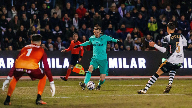 SALAMANCA, SPAIN - JANUARY 22: (BILD ZEITUNG OUT) Gareth Bale of Real Madrid controls the ball during the Copa del Rey round of 32 match between Unionistas CF and Real Madrid CF at stadium of Las Pistas on January 22, 2020 in Salamanca, Spain.