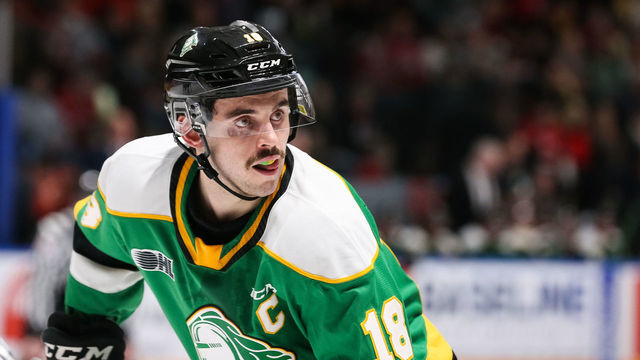 OSHAWA, ON - NOVEMBER 3: Liam Foudy #18 of the London Knights prepares for a face-off during an OHL game against the Oshawa Generals at the Tribute Communities Centre on November 3, 2019 in Oshawa, Ontario, Canada.