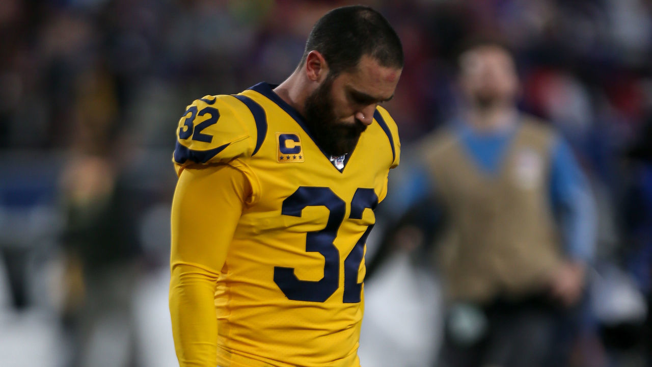 LOS ANGELES, CA - NOVEMBER 25: Los Angeles Rams free safety Eric Weddle (32) before the Baltimore Ravens vs Los Angeles Rams football game on November 25, 2019, at the Los Angeles Memorial Coliseum in Los Angeles, CA.