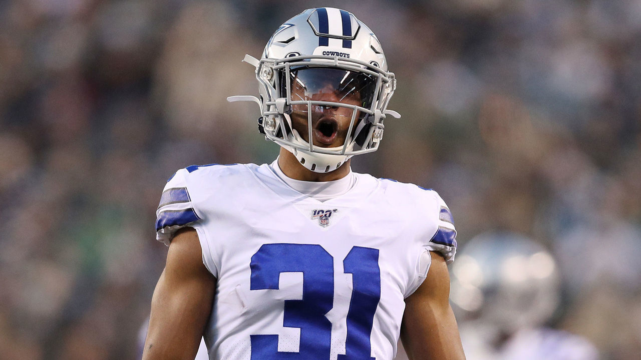 PHILADELPHIA, PENNSYLVANIA - DECEMBER 22: Byron Jones #31 of the Dallas Cowboys reacts during the first half against the Philadelphia Eagles in the game at Lincoln Financial Field on December 22, 2019 in Philadelphia, Pennsylvania.