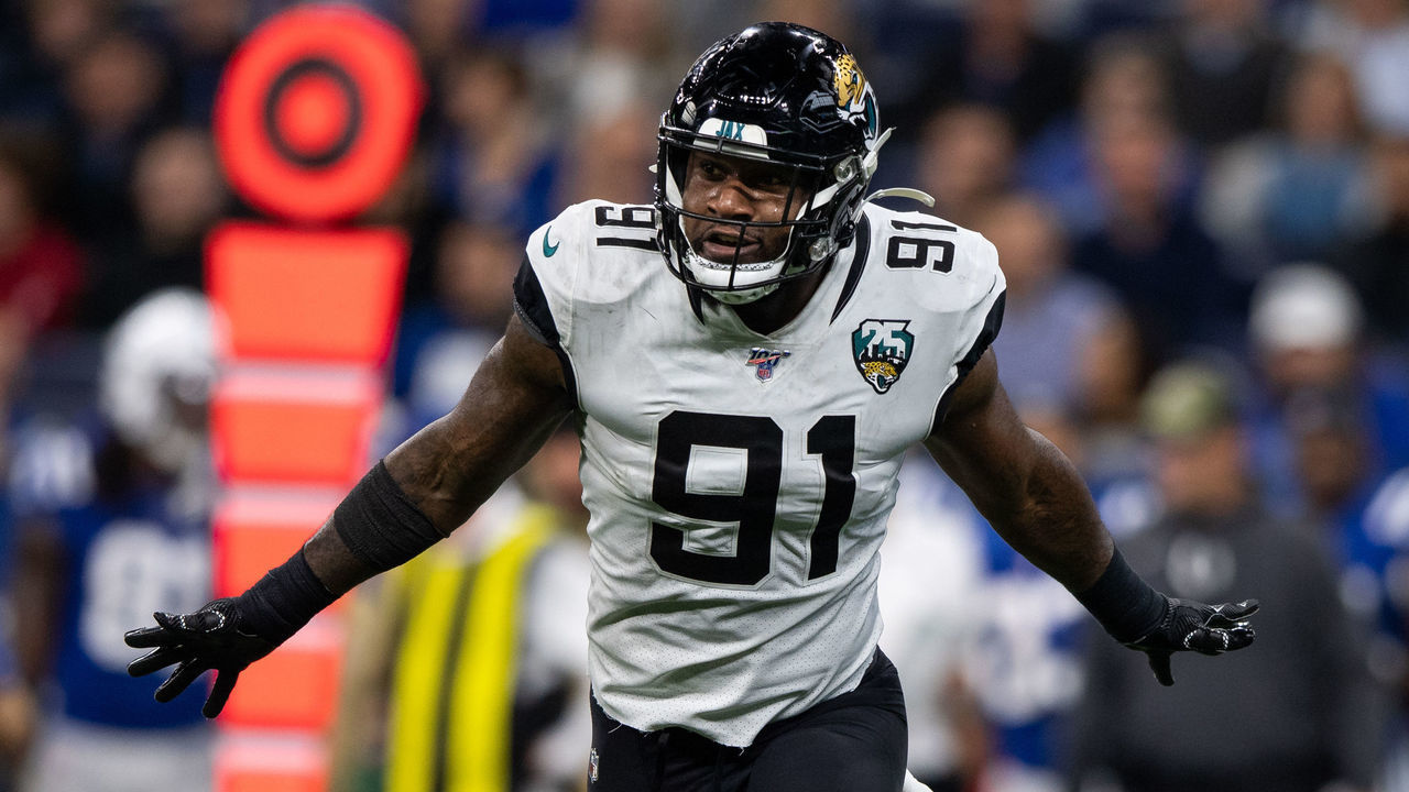 INDIANAPOLIS, IN - NOVEMBER 17: Jacksonville Jaguars defensive end Yannick Ngakoue (91) runs off the field after a fumble during the NFL game between the Jacksonville Jaguars and the Indianapolis Colts on November 17, 2019 at Lucas Oil Stadium, in Indianapolis, IN.