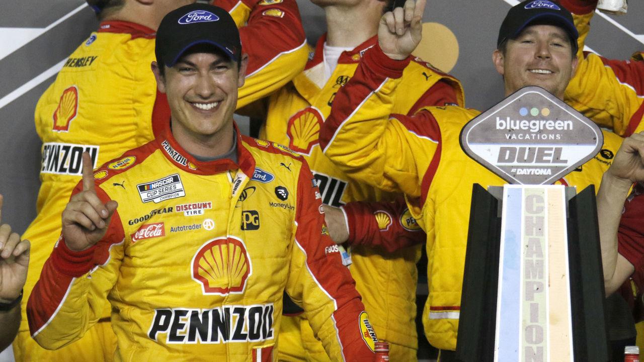 DAYTONA, FL - FEBRUARY 13: Joey Logano, Team Penske, Ford Mustang Shell Pennzoil (22) during the running of the Bluegreen Vacations Duel 1 at Daytona on February 13, 2020 at Daytona International Speedway in Daytona Beach, Florida