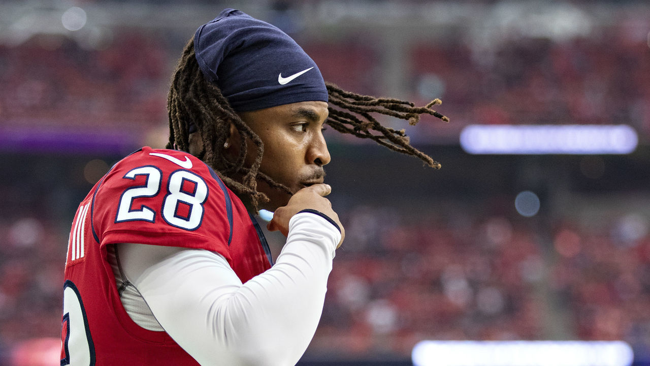 HOUSTON, TX - DECEMBER 8: Vernon Hargreaves III #28 of the Houston Texans takes a knee in the end zone before a game against the Denver Broncos at NRG Stadium on December 8, 2019 in Houston, Texas. The Broncos defeated the Texans 38-24.
