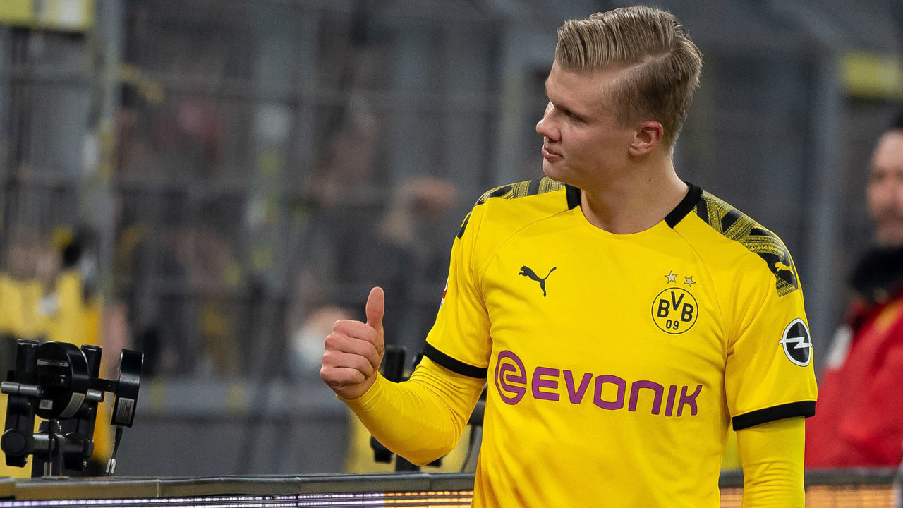 DORTMUND, GERMANY - FEBRUARY 14: (BILD ZEITUNG OUT) Erling Haaland of Borussia Dortmund gestures during the Bundesliga match between Borussia Dortmund and Eintracht Frankfurt at Signal Iduna Park on February 14, 2020 in Dortmund, Germany.