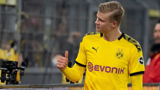 DORTMUND, GERMANY - FEBRUARY 14: (BILD ZEITUNG OUT) Erling Haaland of Borussia Dortmund gestures during the Bundesliga match between Borussia Dortmund and Eintracht Frankfurt at Signal Iduna Park on February 14, 2020 in Dortmund, Germany.