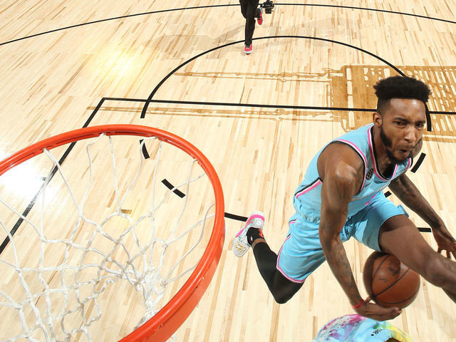 Get Derrick Jones Jr Wins Slam Dunk Contest In Dunk Off Vs Aaron For Android Free Wallpaper Derrick Jones Jr Wins Slam Dunk Contest In Dunk Off Vs Aaron For Free