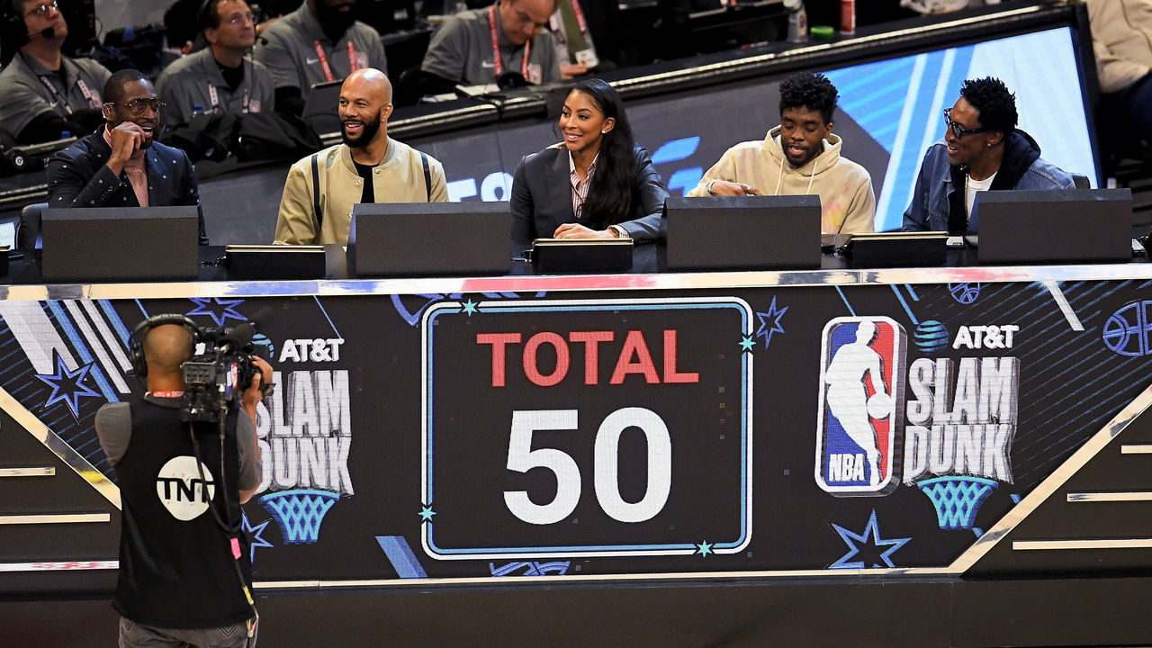 CHICAGO, ILLINOIS - FEBRUARY 15: The panel of Dwyane Wade, Common, Candace Parker, Chadwick Boseman, and Scottie Pippen reveal their scores for a dunk by Aaron Gordon #00 of the Orlando Magic in the 2020 NBA All-Star - AT&T Slam Dunk Contest during State Farm All-Star Saturday Night at the United Center on February 15, 2020 in Chicago, Illinois.