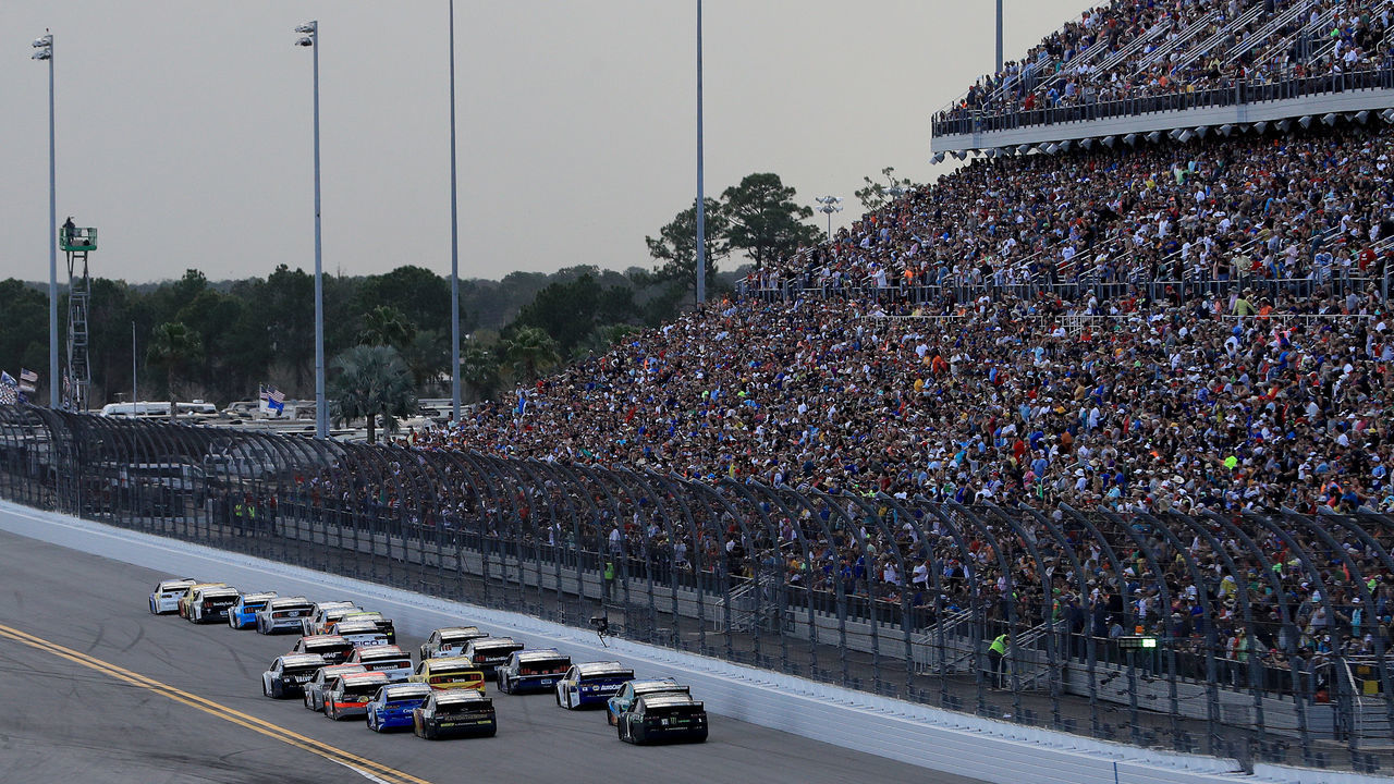 DAYTONA BEACH, FLORIDA - FEBRUARY 16: Cars race down the front stretch during the NASCAR Cup Series 62nd Annual Daytona 500 at Daytona International Speedway on February 16, 2020 in Daytona Beach, Florida.