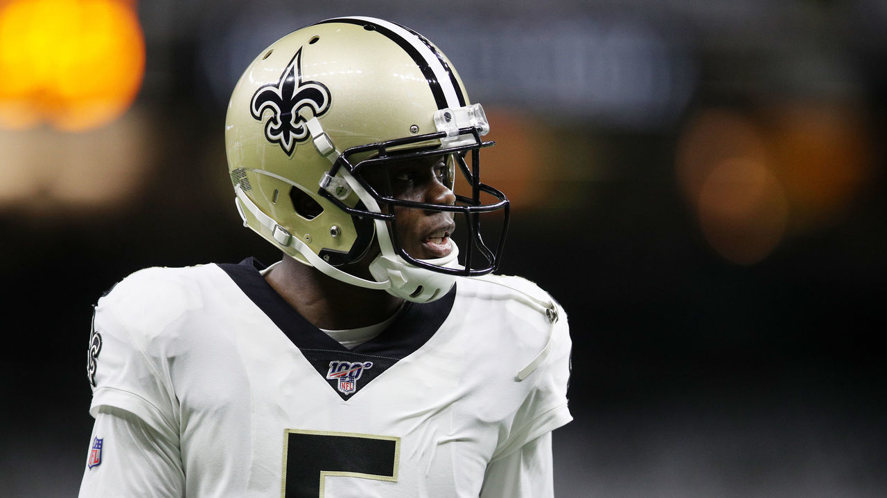 NEW ORLEANS, LOUISIANA - JANUARY 05: Teddy Bridgewater #5 of the New Orleans Saints warms up before the NFC Wild Card Playoff game against the Minnesota Vikings at Mercedes Benz Superdome on January 05, 2020 in New Orleans, Louisiana.