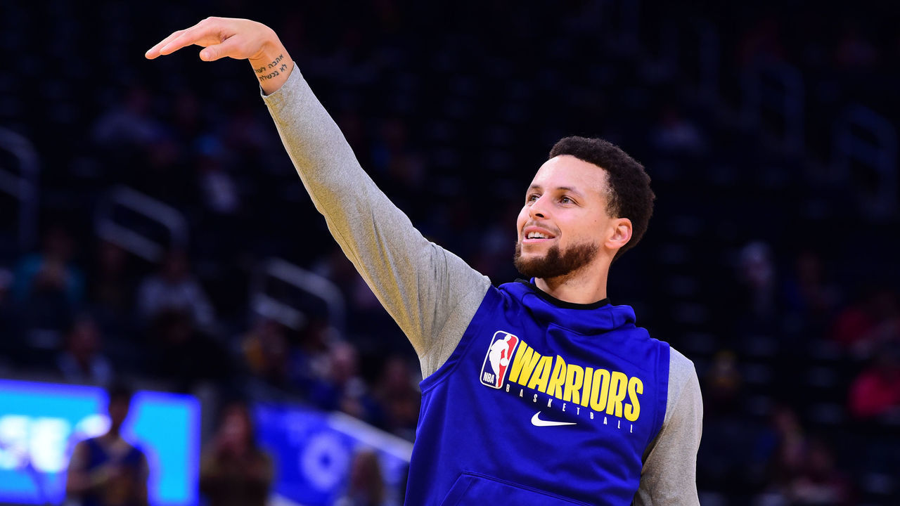 SAN FRANCISCO, CA - FEBRUARY 10: Stephen Curry #30 of the Golden State Warriors warms up before the game against the Miami Heat on February 10, 2020 at Chase Center in San Francisco, California. NOTE TO USER: User expressly acknowledges and agrees that, by downloading and or using this photograph, user is consenting to the terms and conditions of Getty Images License Agreement. Mandatory Copyright Notice: Copyright 2020 NBAE