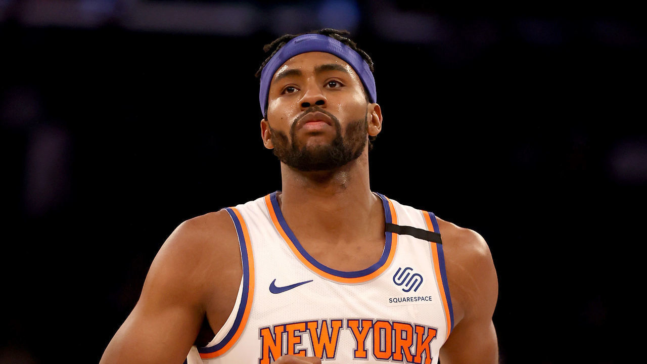 NEW YORK, NEW YORK - FEBRUARY 12: Maurice Harkless #3 of the New York Knicks reacts in the fourth quarter against the Washington Wizards at Madison Square Garden on February 12, 2020 in New York City.The Washington Wizards defeated the New York Knicks 114-96.