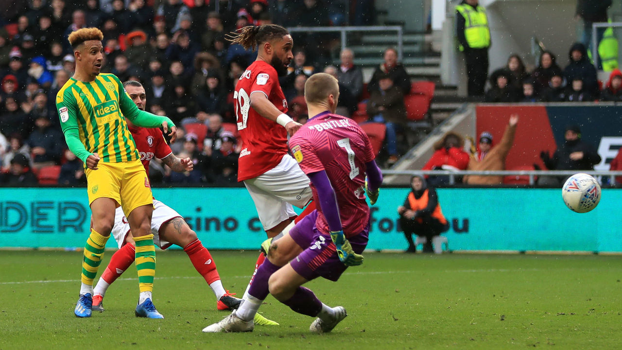 West Bromwich Albion's Callum Robinson scores his side's first goal of the game during the Sky Bet Championship match at Ashton Gate, Bristol.