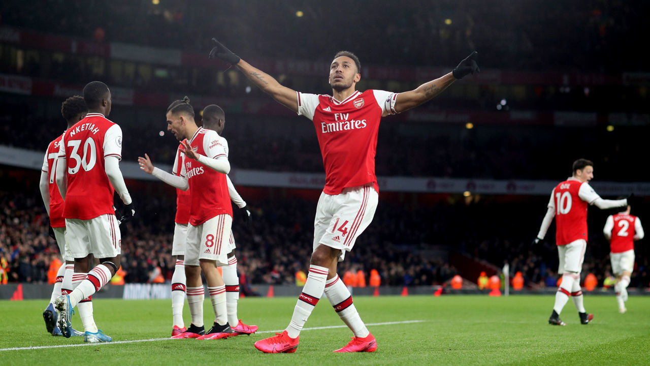 LONDON, ENGLAND - FEBRUARY 23: Pierre-Emerick Aubameyang of Arsenal celebrates after scoring thethird goal for his team during the Premier League match between Arsenal FC and Everton FC at Emirates Stadium on February 23, 2020 in London, United Kingdom.