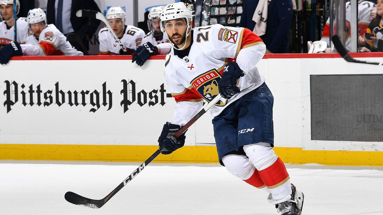 PITTSBURGH, PA - JANUARY 05: Vincent Trocheck #21 of the Florida Panthers skates against the Pittsburgh Penguins at PPG PAINTS Arena on January 5, 2020 in Pittsburgh, Pennsylvania.