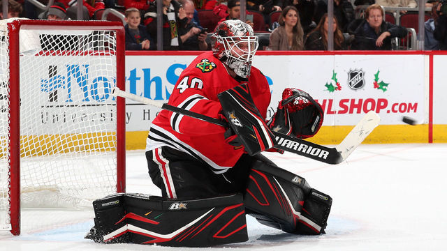 CHICAGO, IL - DECEMBER 08: Goalie Robin Lehner #40 of the Chicago Blackhawks watches the puck in the third period against the Arizona Coyotes at the United Center on December 8, 2019 in Chicago, Illinois.