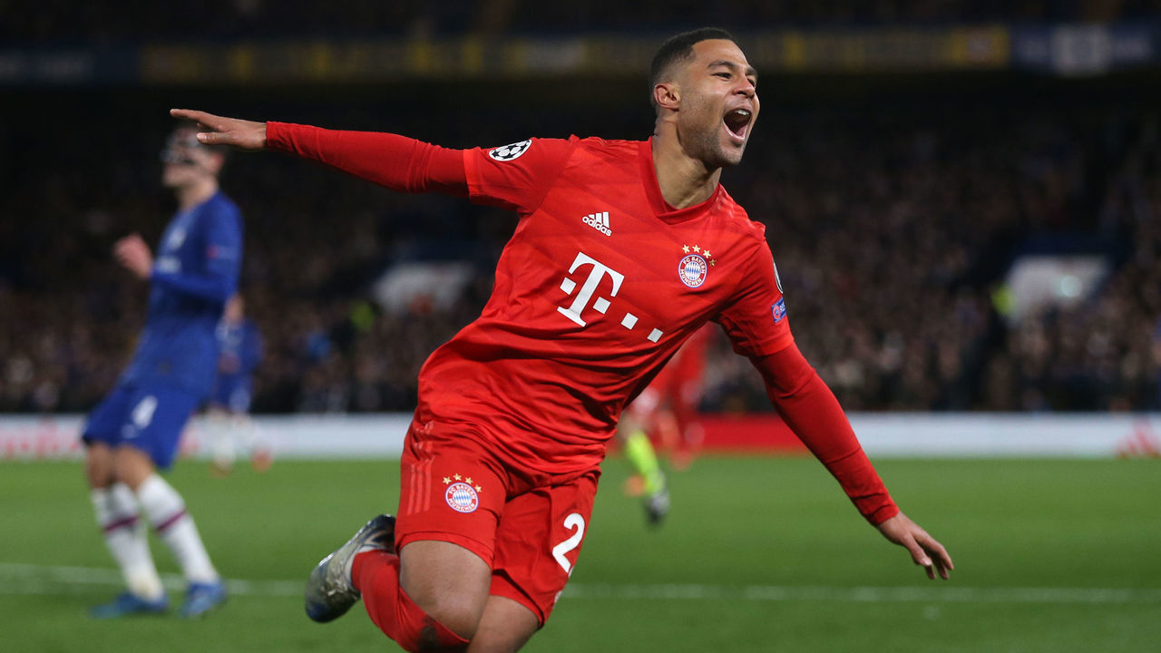 LONDON, ENGLAND - FEBRUARY 25: Bayern Munich's Serge Gnabry celebrates scoring his side's second goal during the UEFA Champions League round of 16 first leg match between Chelsea FC and FC Bayern Muenchen at Stamford Bridge on February 25, 2020 in London, United Kingdom.