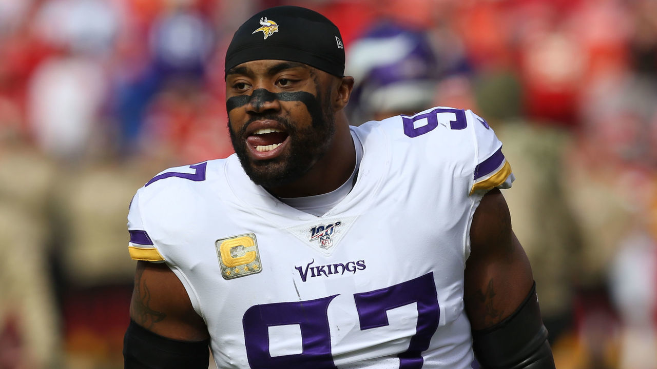 KANSAS CITY, MO - NOVEMBER 03: Minnesota Vikings defensive end Everson Griffen (97) before an NFL game between the Minnesota Vikings and Kansas City Chiefs on November 3, 2019 at Arrowhead Stadium in Kansas City, MO.