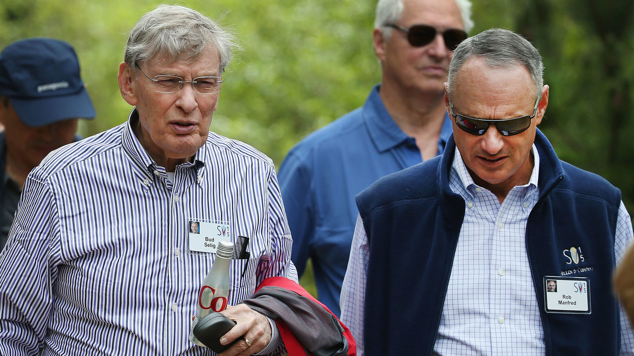 SUN VALLEY, ID - JULY 08: Allan "Bud" Selig (L), former commissioner of Major League Baseball (MLB), chats with current commissioner Robert Manfred at the Allen & Company Sun Valley Conference on July 8, 2015 in Sun Valley, Idaho. Many of the world's wealthiest and most powerful business people from media, finance, and technology attend the annual week-long conference which is in its 33rd year.