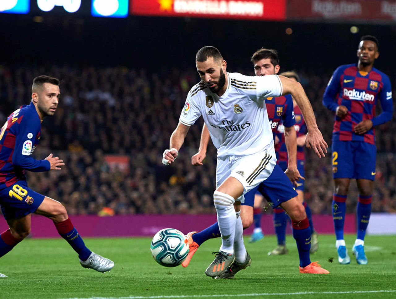 Реал мадрид барселона эль классико. Классико 2018. Реал мадрид барселона. Реал барселона. Месси эль классико.