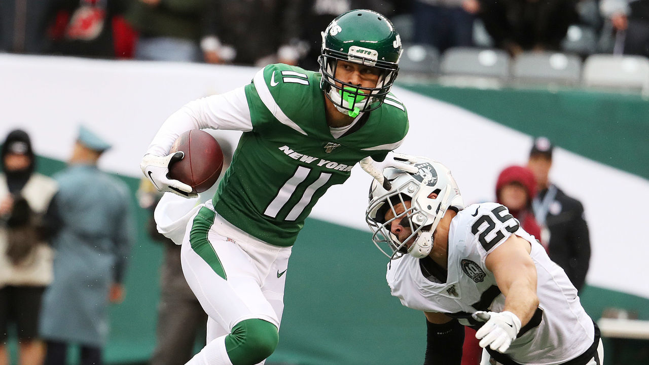 EAST RUTHERFORD, NEW JERSEY - NOVEMBER 24: Robby Anderson #11 of the New York Jets in action against the Oakland Raiders during their game at MetLife Stadium on November 24, 2019 in East Rutherford, New Jersey.
