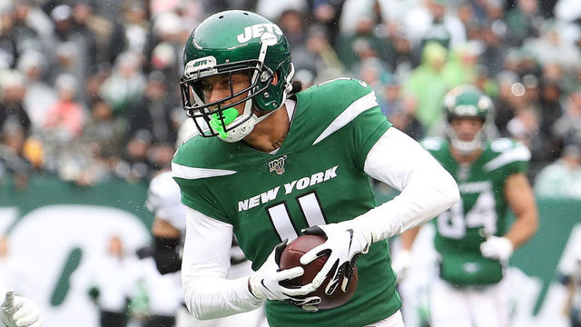 EAST RUTHERFORD, NEW JERSEY - NOVEMBER 24: Robby Anderson #11 of the New York Jets in action against the Oakland Raiders during their game at MetLife Stadium on November 24, 2019 in East Rutherford, New Jersey.