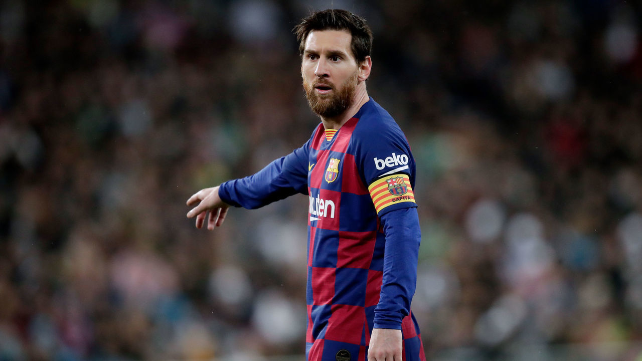 MADRID, SPAIN - MARCH 1: Lionel Messi of FC Barcelona during the La Liga Santander match between Real Madrid v FC Barcelona at the Santiago Bernabeu on March 1, 2020 in Madrid Spain