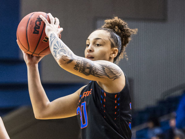 SAN JOSE, CA - JANUARY 29: Boise State Broncos guard Jade Loville (30) looks to pass during the game between the Women's San Jose Spartans and the Boise State Broncos on Wednesday, January 29, 2020 at the Event Center Arena in San Jose, California.