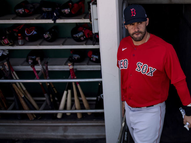 JD Martinez opposes MLB banning video after Astros cheating