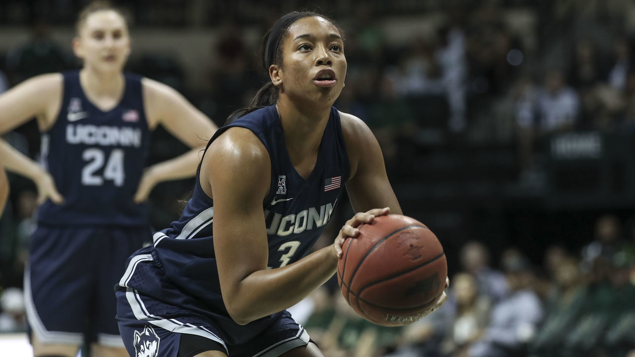 TAMPA, FL - FEBRUARY 16: UConn Huskies forward Megan Walker (3) attempts a free throw during the women's college basketball game between the Connecticut Huskies and South Florida Bulls on February 16, 2020 at the Yuengling Center in Tampa, FL.