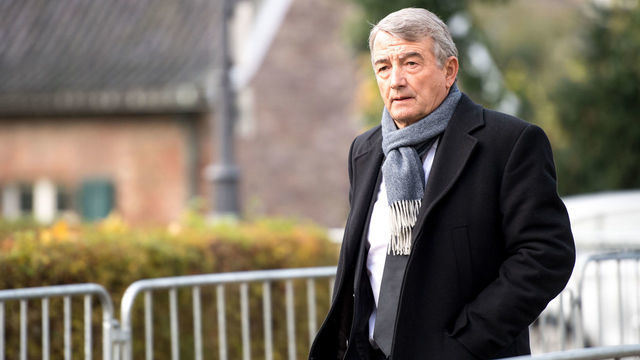 The former DFB president Wolfgang Niersbach arrives at the mourning ceremony of the departed former soccer player Hans Schaefer in Cologne, Germany, 14 November 2017. Native from Cologne, former captain of the German national team and World Cup winner Hans Schaefer played since starting his carrier exclusively for 1. FC Koeln. He died on 7 November 2017 at the age of 90. Photo: Marius Becker/dpa
