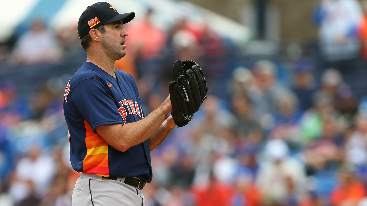 PORT ST. LUCIE, FL - MARCH 08: Justin Verlander #35 of the Houston Astros in action against the New York Mets during a spring training baseball game at Clover Park on March 8, 2020 in Port St. Lucie, Florida. The Mets defeated the Astros 3-1.