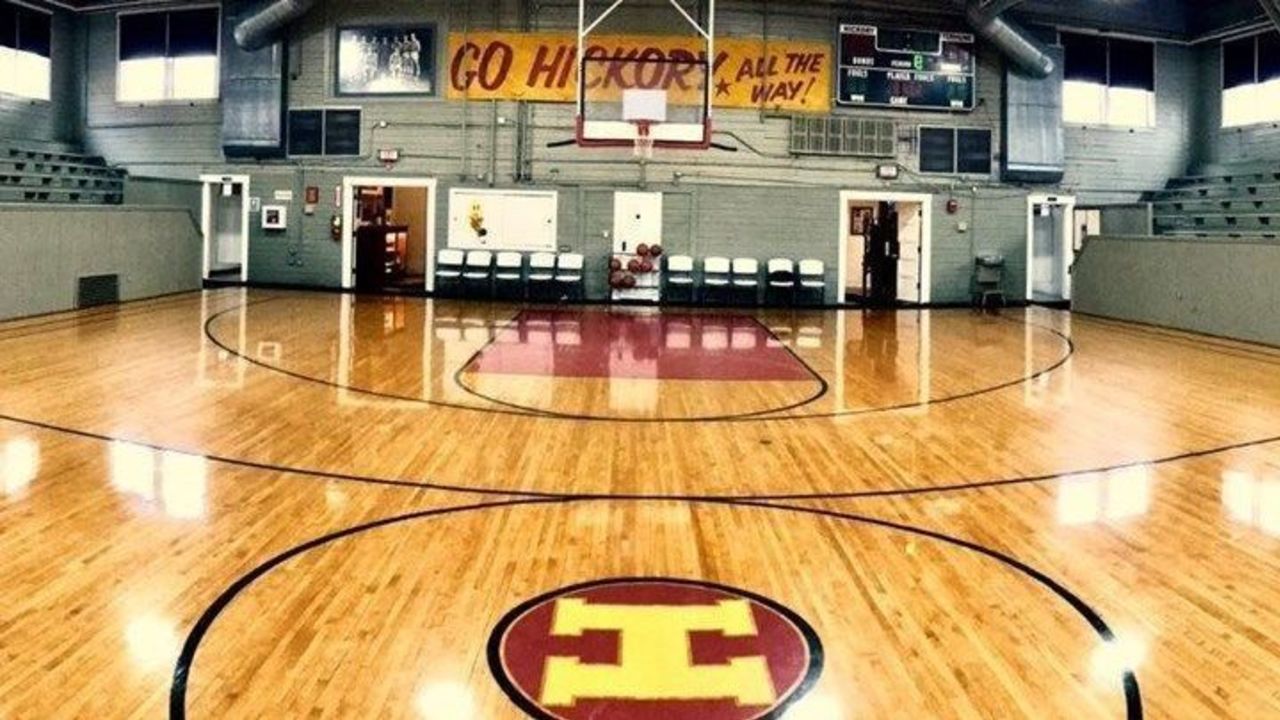 Hoosiers' gym offers to host Final Four | theScore.com