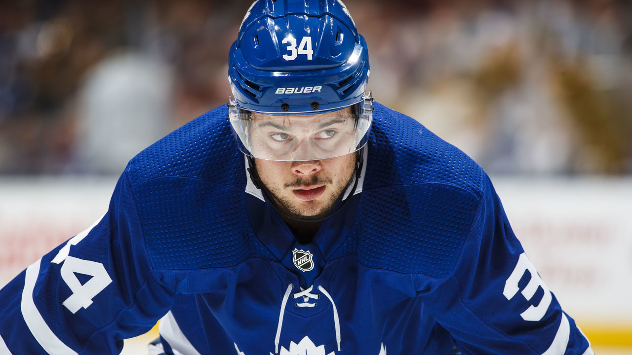TORONTO, ON - OCTOBER 15: Auston Matthews #34 of the Toronto Maple Leafs prepares to take a face-off during the first period against the Los Angeles Kings at the Scotiabank Arena on October 15, 2018 in Toronto, Ontario, Canada.