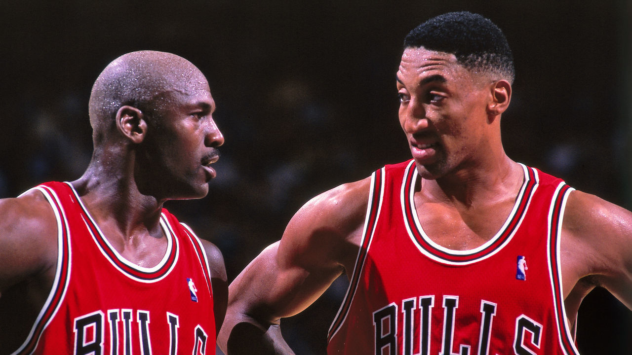 CHARLOTTE, NC - MAY 8: Michael Jordan #23 and Scottie Pippen #33 of the Chicago Bulls huddle together against the Charlotte Hornets on May 8, 1998 at Charlotte Coliseum in Charlotte, North Carolina. Mandatory Copyright Notice: Copyright 1998 NBAE