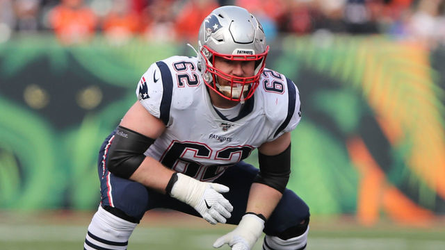 CINCINNATI, OH - DECEMBER 15: New England Patriots offensive guard Joe Thuney (62) lines up for a play during the game against the New England Patriots and the Cincinnati Bengals on December 15th 2019, at Paul Brown Stadium in Cincinnati, OH.
