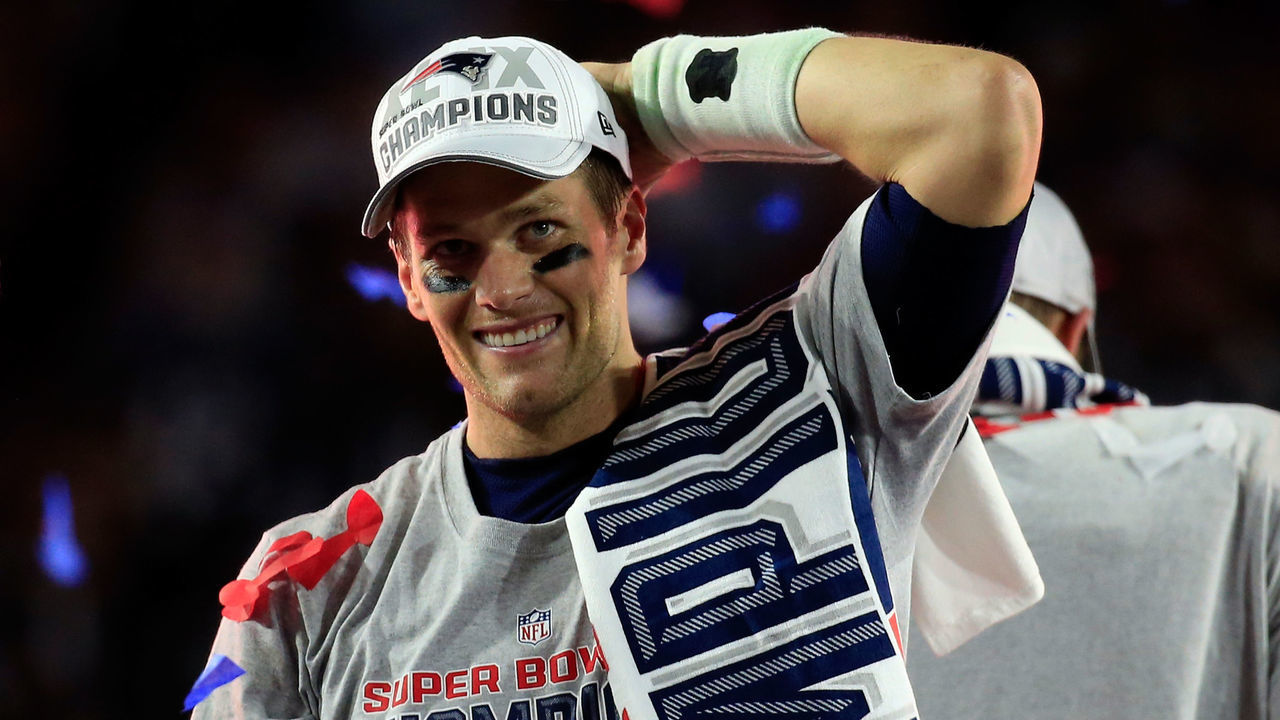 GLENDALE, AZ - FEBRUARY 01: Tom Brady #12 of the New England Patriots celebrates after defeating the Seattle Seahawks during Super Bowl XLIX at University of Phoenix Stadium on February 1, 2015 in Glendale, Arizona. The Patriots defeated the Seahawks 28-24.