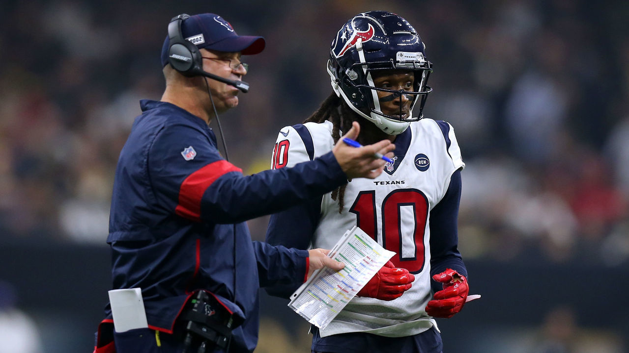 NEW ORLEANS, LOUISIANA - SEPTEMBER 09: Head coach Bill O'Brien of the Houston Texans and DeAndre Hopkins #10 talk during a game against the New Orleans Saints at the Mercedes Benz Superdome on September 09, 2019 in New Orleans, Louisiana.