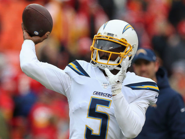 Houston Texans quarterback Tyrod Taylor (5) throws a pass against