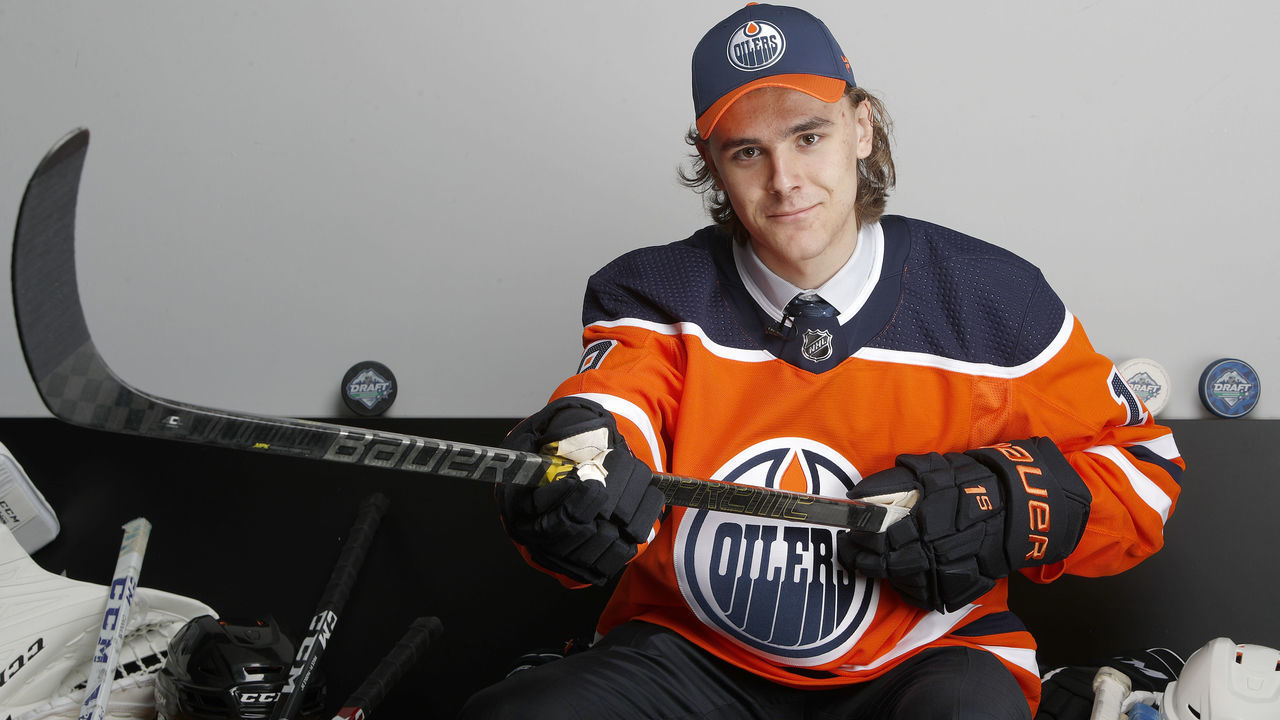 VANCOUVER, BRITISH COLUMBIA - JUNE 22: Raphael Lavoie poses after being selected 38th overall by the Edmonton Oilers during the 2019 NHL Draft at Rogers Arena on June 22, 2019 in Vancouver, Canada.