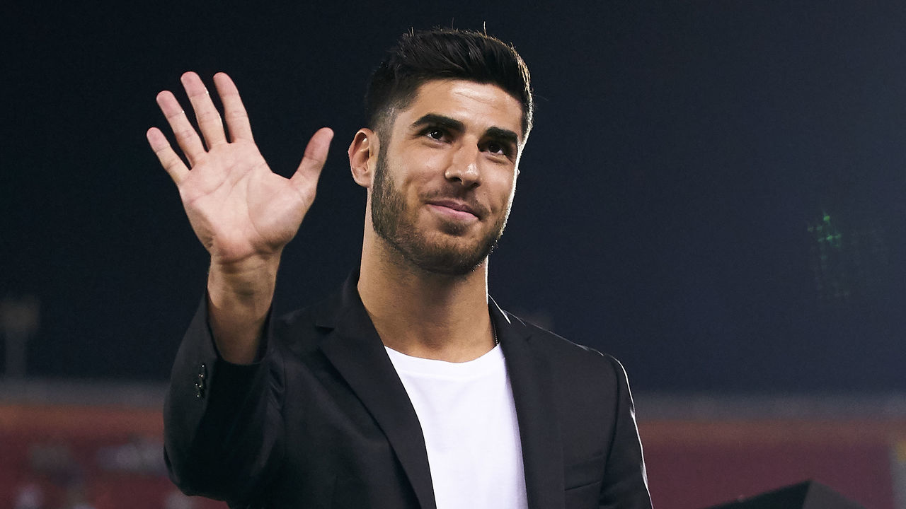 MALLORCA, SPAIN - OCTOBER 19: Marco Asensio of Real Madrid CF looks on prior to the Liga match between RCD Mallorca and Real Madrid CF at Iberostar Estadi on October 19, 2019 in Mallorca, Spain.
