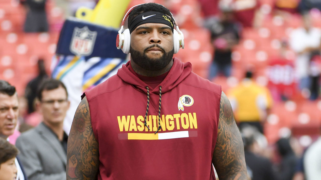 LANDOVER, MD - OCTOBER 15: Washington Redskins offensive tackle Trent Williams (71) walks the field prior to action against the San Francisco 49ers at FedEx field.
