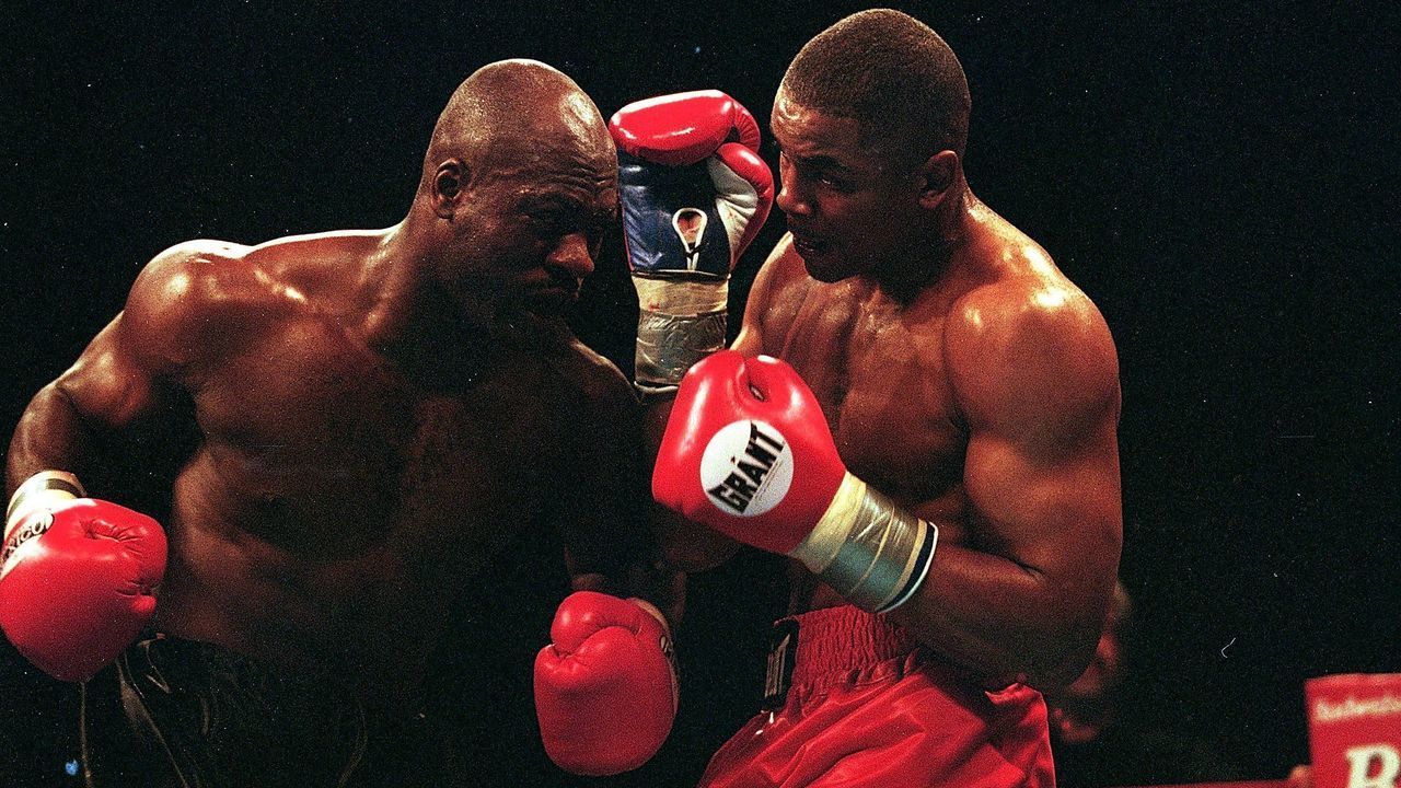 6 Nov 1999: Derrick Jefferson in action during a fight against Maurice Harris at the Atlantic City Convention Center in Atlantic City, New Jersey. Harris defeated Jefferson by a K.O. in the 6th round. Mandatory Credit: Jamie Squire /Allsport