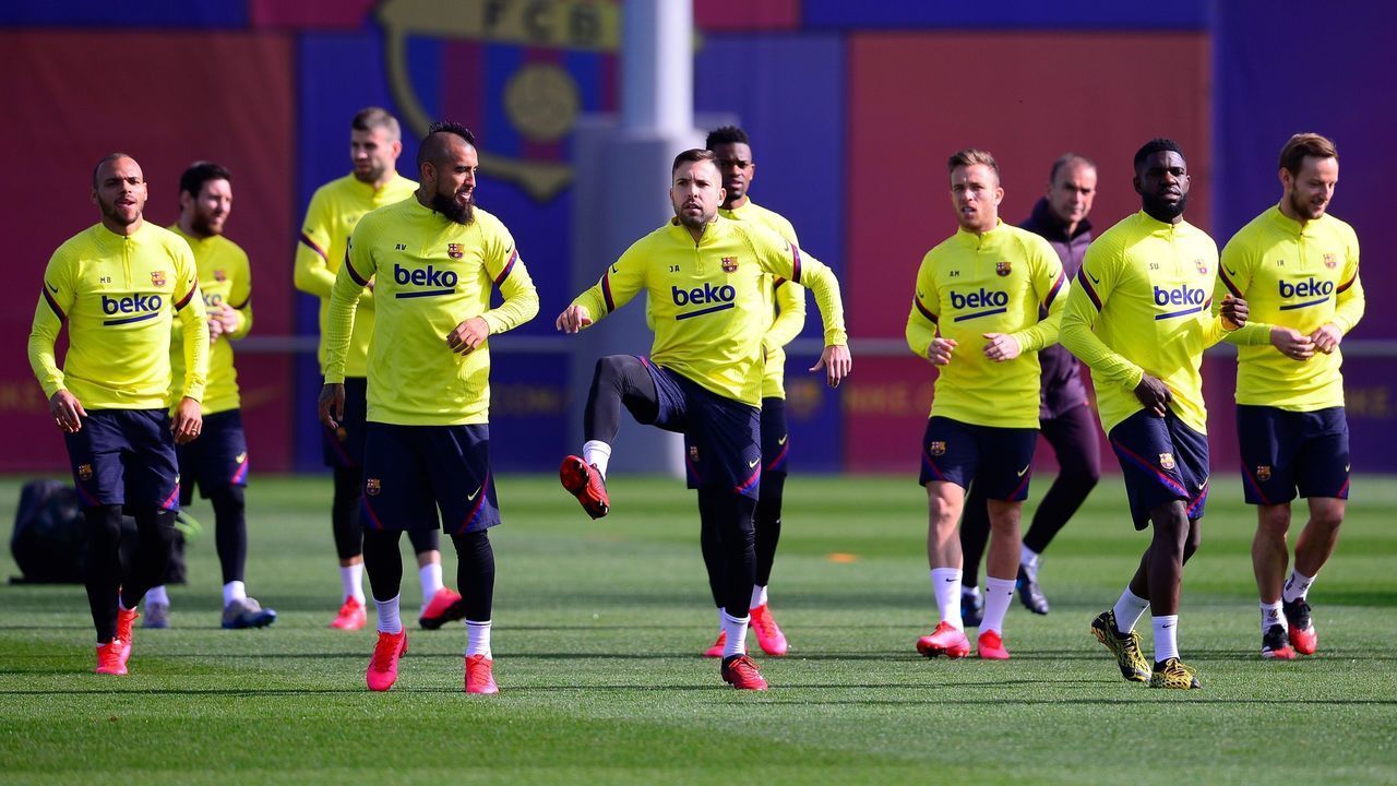 Barcelona's players take part in a training session at the Joan Gamper training ground in Sant Joan Despi in the outskirts of Barcelona on February 29, 2020 on the eve of the Spanish League football match between Real Madrid and Barcelona.