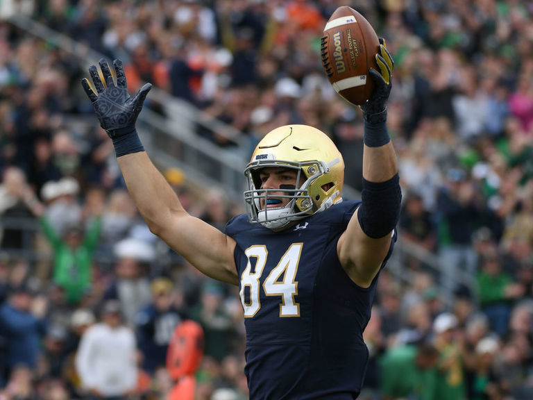 Cole Kmet heads to Bears in Round 2 as 1st TE drafted