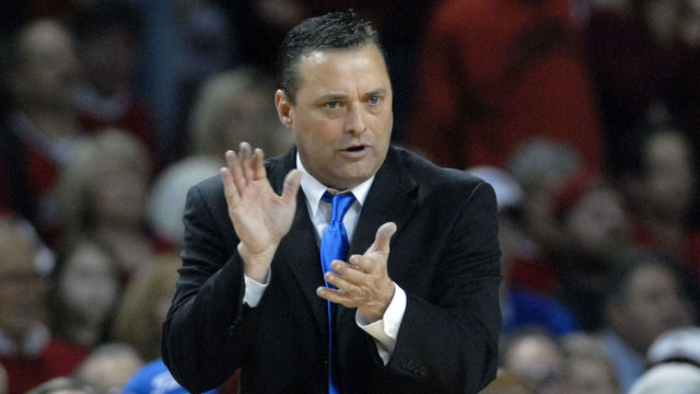 04JANUARY2009: University of Kentucky head coach Billy Gillispie against the University of Louisville in their NCAA basketball game at Freedom Hall in Louisville, Kentucky, on January 4, 2009.