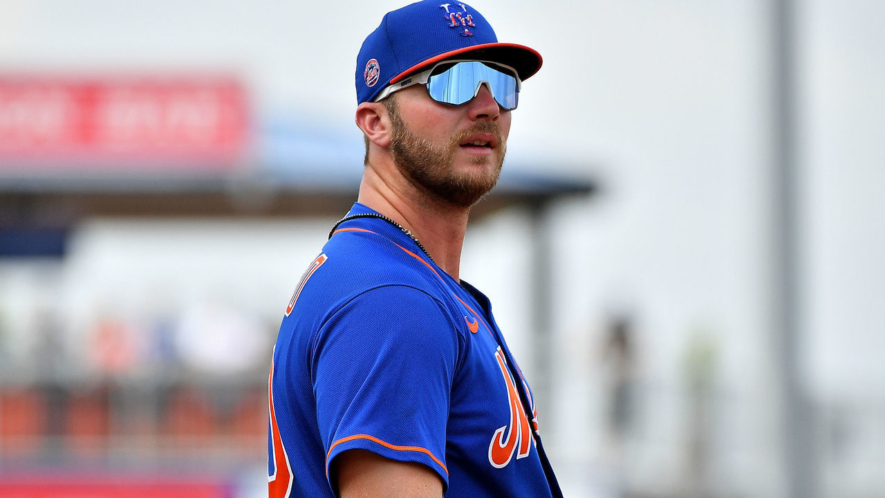 PORT ST. LUCIE, FLORIDA - MARCH 03: Pete Alonso #20 of the New York Mets in action during the spring training game against the Miami Marlins at Clover Park on March 03, 2020 in Port St. Lucie, Florida.