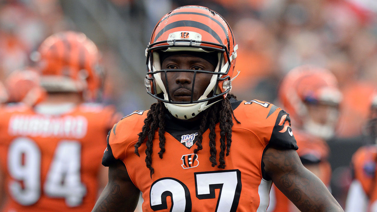 CINCINNATI, OH - OCTOBER 06: Cincinnati Bengals Cornerback Dre Kirkpatrick (27) warms up for during the NFL football bag between the Arizona Cardinals and the Cincinnati Bengals on October 6, 2019, at Paul Brown Stadium in Cincinnati, Ohio.