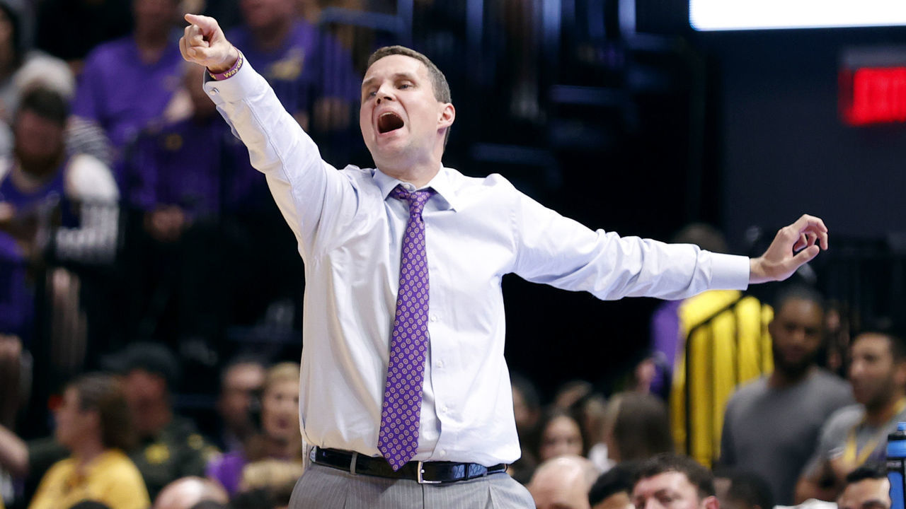 BATON ROUGE, LA - FEBRUARY 18: LSU Tigers head coach Will Wade reaches to a play against Kentucky Wildcats during the first half on February 18, 2020 at Pete Maravich Assembly Center in Baton Rouge, LA