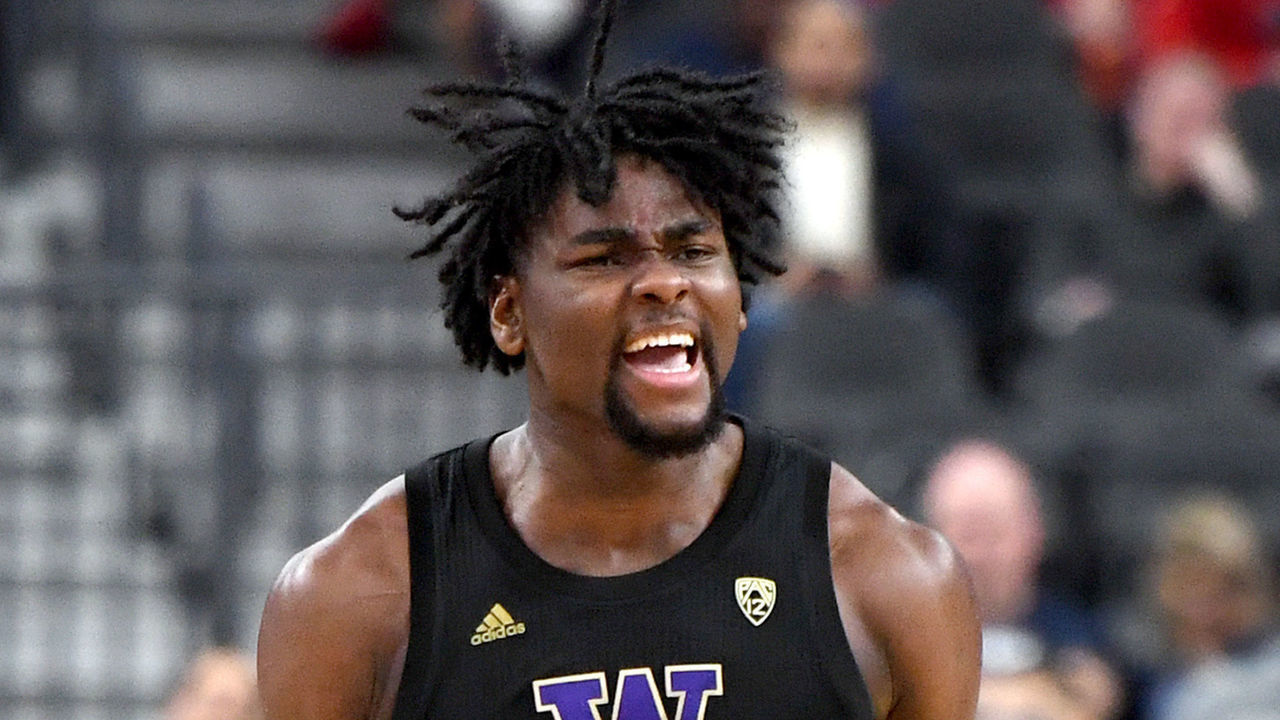LAS VEGAS, NEVADA - MARCH 11: Isaiah Stewart #33 of the Washington Huskies reacts after scoring against the Arizona Wildcats during the first round of the Pac-12 Conference basketball tournament at T-Mobile Arena on March 11, 2020 in Las Vegas, Nevada. The Wildcats defeated the Huskies 77-70.