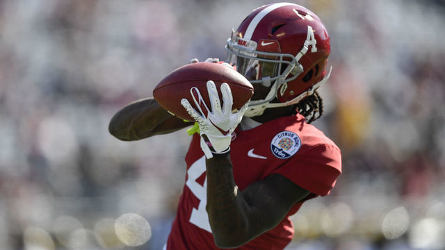 ORLANDO, FL - JANUARY 01: Alabama Crimson Tide wide receiver Jerry Jeudy (4) warms up prior to the first half of the Citrus Bowl between the Michigan Wolverines and the Alabama Crimson Tide on January 01, 2020, at Camping World Stadium in Orlando, FL.
